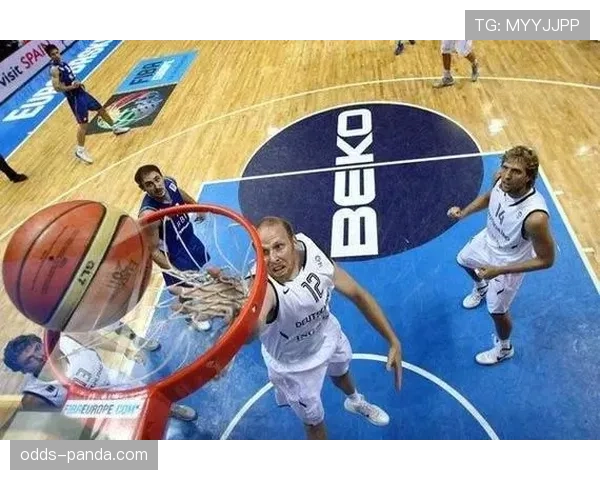 国际篮联与NBA在干扰球规则上有何不同？深度解析两种规则体系的区别