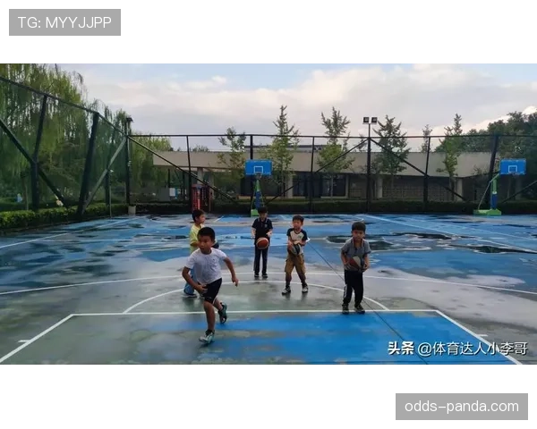 身体接触在篮球比赛中何时会判罚？完整规则解析